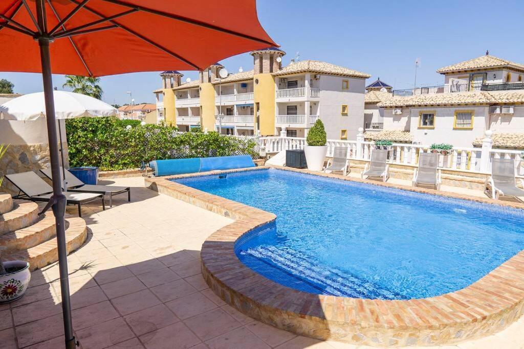 Casa Lilly-Rose, A Beautiful 3 Bedroom Detached Villa A Short Walk To The Villamartin Plaza & Golf Course ภายนอก รูปภาพ