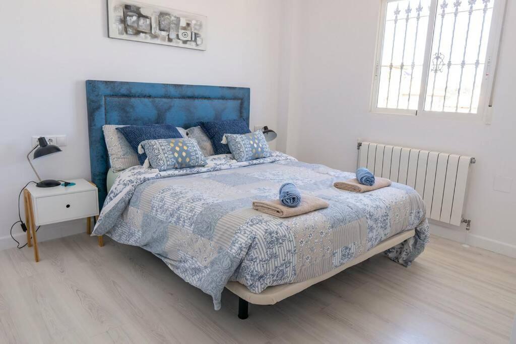 Casa Lilly-Rose, A Beautiful 3 Bedroom Detached Villa A Short Walk To The Villamartin Plaza & Golf Course ภายนอก รูปภาพ