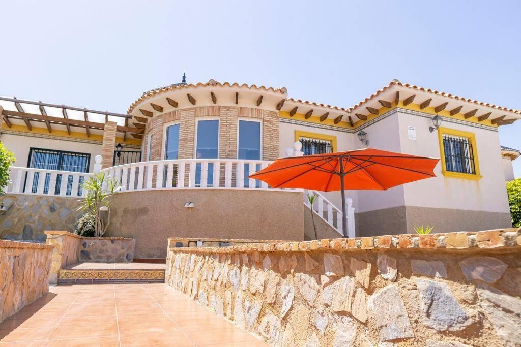 Casa Lilly-Rose, A Beautiful 3 Bedroom Detached Villa A Short Walk To The Villamartin Plaza & Golf Course ภายนอก รูปภาพ