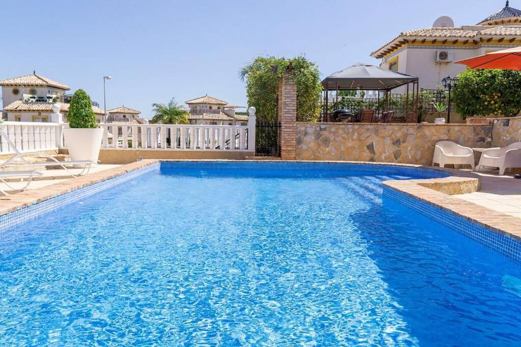 Casa Lilly-Rose, A Beautiful 3 Bedroom Detached Villa A Short Walk To The Villamartin Plaza & Golf Course ภายนอก รูปภาพ