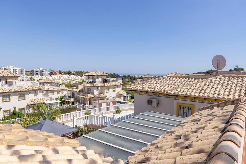 Casa Lilly-Rose, A Beautiful 3 Bedroom Detached Villa A Short Walk To The Villamartin Plaza & Golf Course ภายนอก รูปภาพ