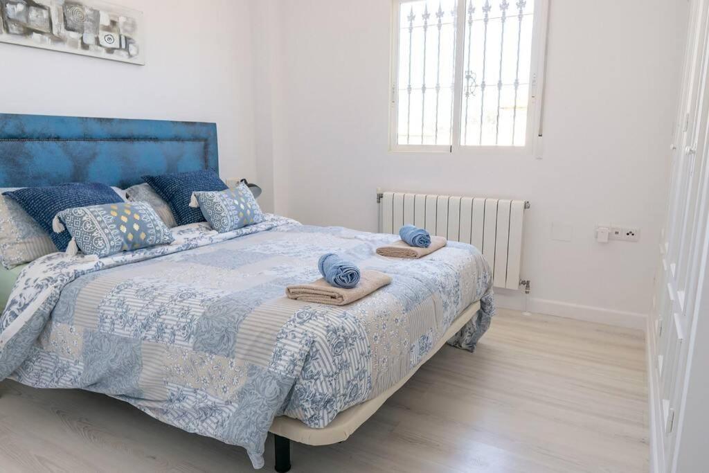 Casa Lilly-Rose, A Beautiful 3 Bedroom Detached Villa A Short Walk To The Villamartin Plaza & Golf Course ภายนอก รูปภาพ