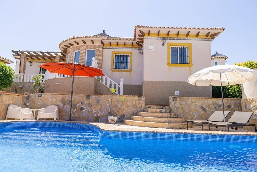 Casa Lilly-Rose, A Beautiful 3 Bedroom Detached Villa A Short Walk To The Villamartin Plaza & Golf Course ภายนอก รูปภาพ