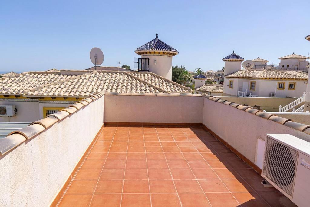 Casa Lilly-Rose, A Beautiful 3 Bedroom Detached Villa A Short Walk To The Villamartin Plaza & Golf Course ภายนอก รูปภาพ