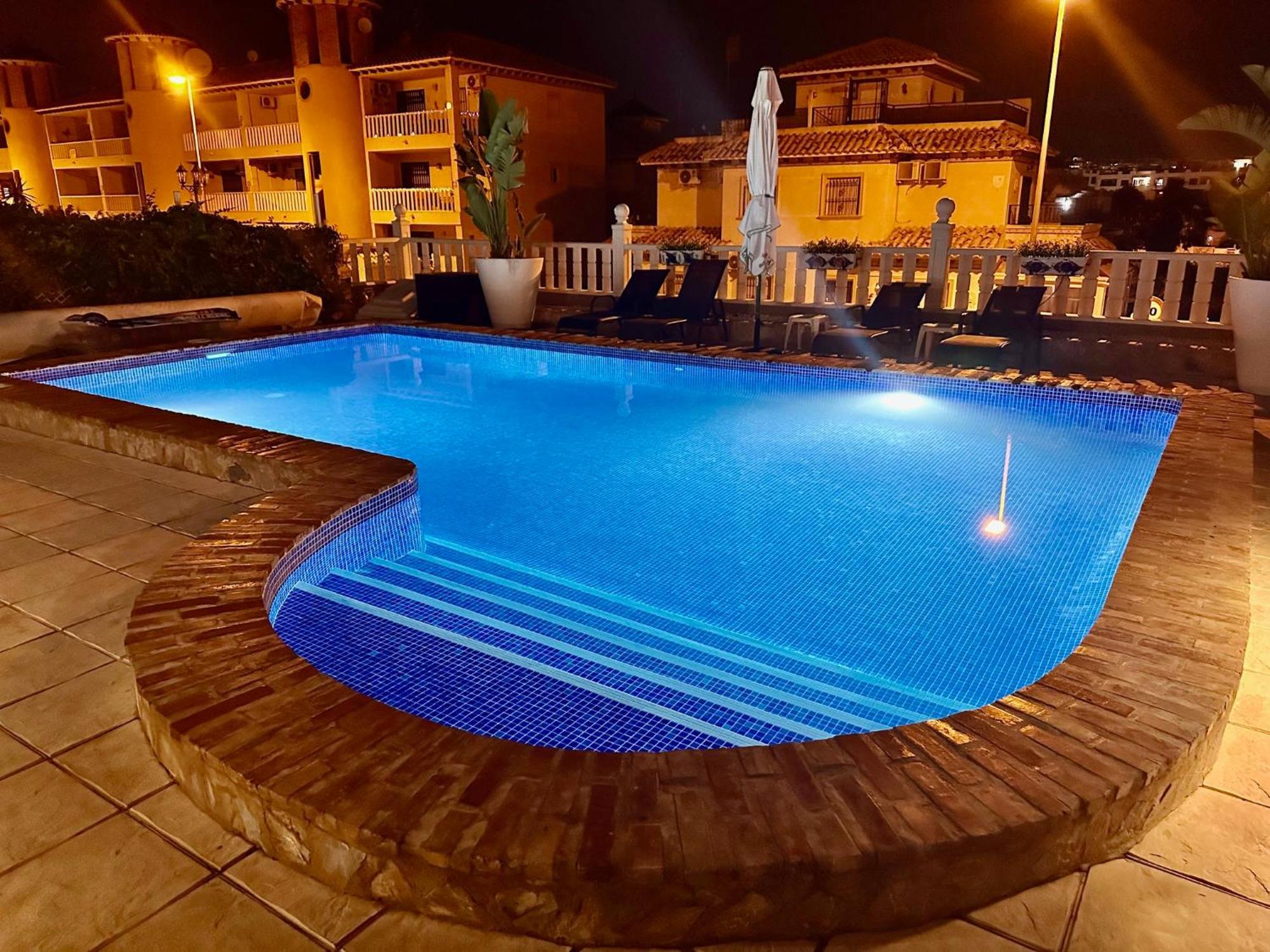 Casa Lilly-Rose, A Beautiful 3 Bedroom Detached Villa A Short Walk To The Villamartin Plaza & Golf Course ภายนอก รูปภาพ