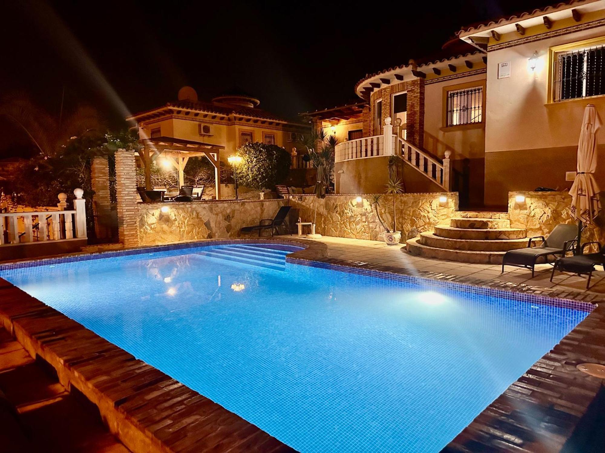 Casa Lilly-Rose, A Beautiful 3 Bedroom Detached Villa A Short Walk To The Villamartin Plaza & Golf Course ภายนอก รูปภาพ
